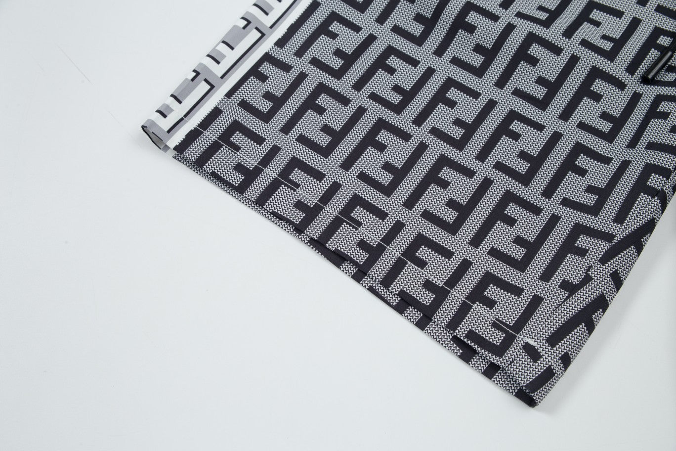 Buchstabendruck auf den gesamten 24SS-Strandshorts