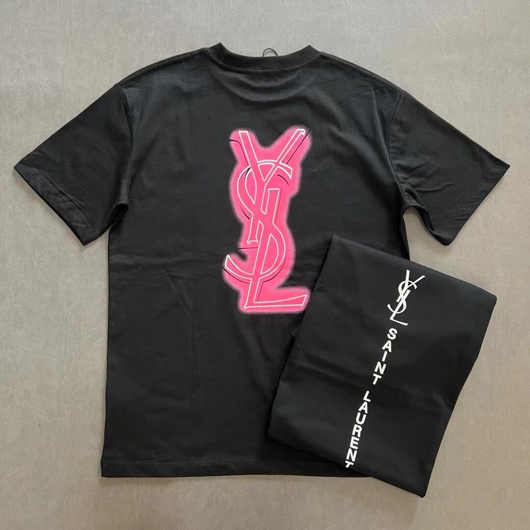 Manches courtes imprimées avec lettrage tridimensionnel