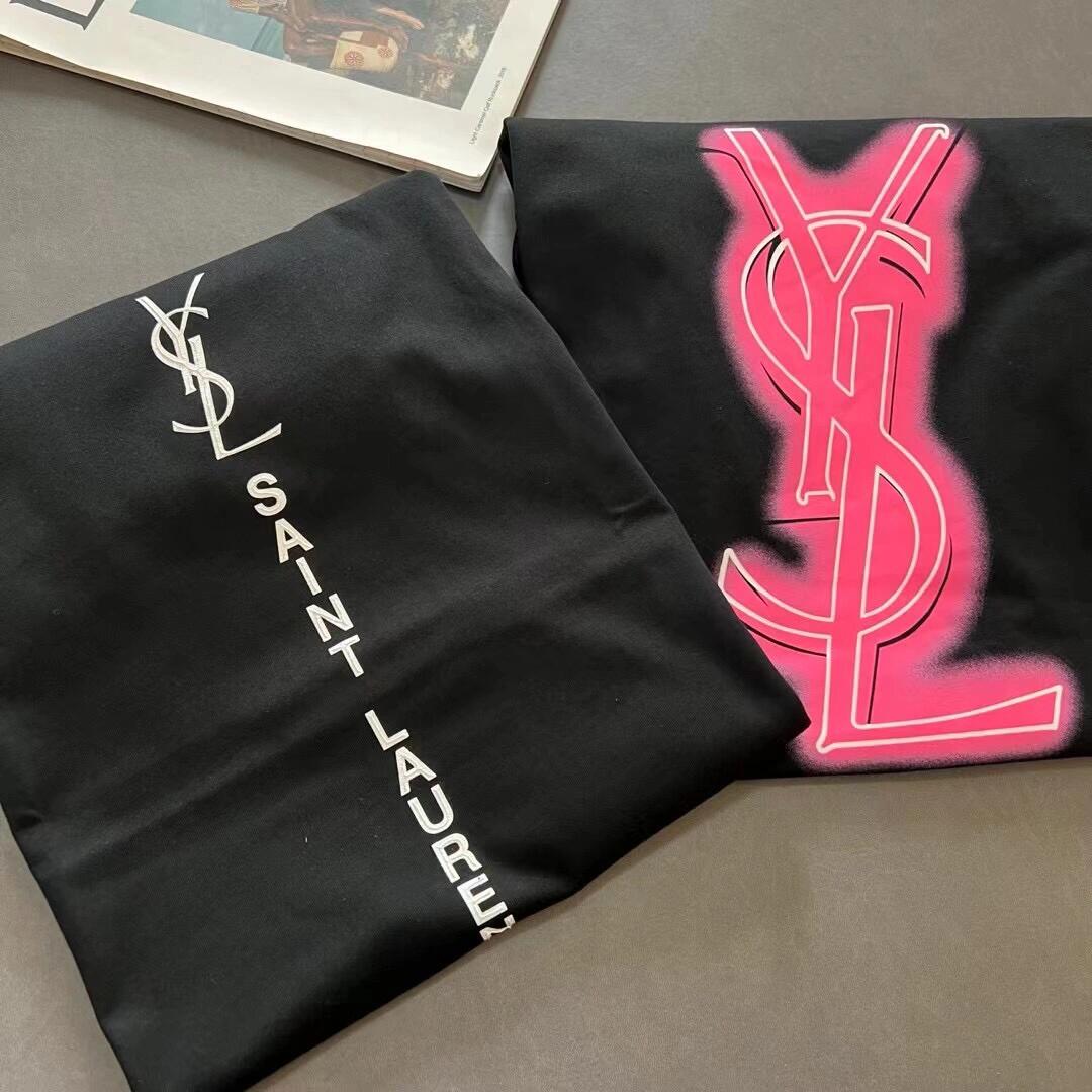 Manches courtes imprimées avec lettrage tridimensionnel