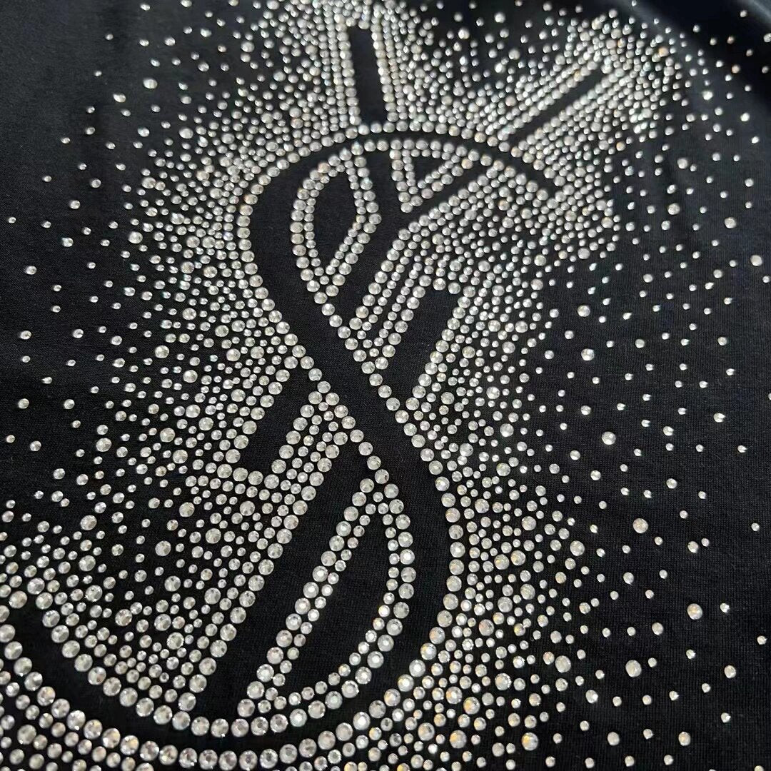 T-shirt autrichien à manches courtes avec diamants chauds