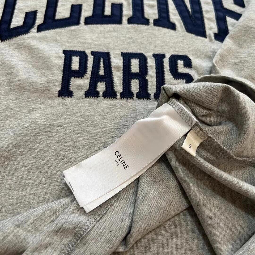 T-shirt à manches courtes brodé avec application de couleur contrastée