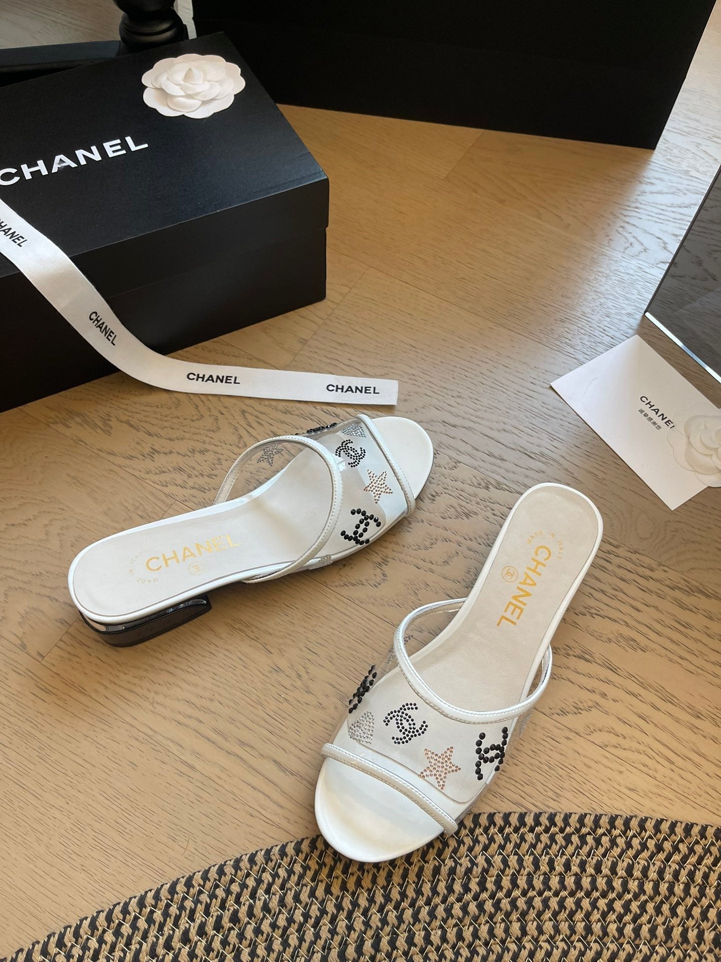 24P nouvelles pantoufles à talons épais en forme de bouche de poisson