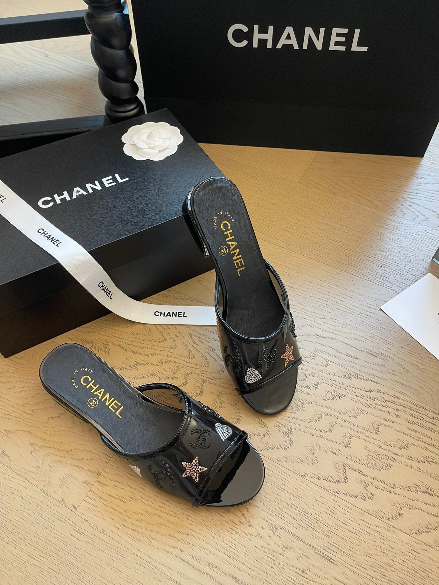 24P nouvelles pantoufles à talons épais en forme de bouche de poisson