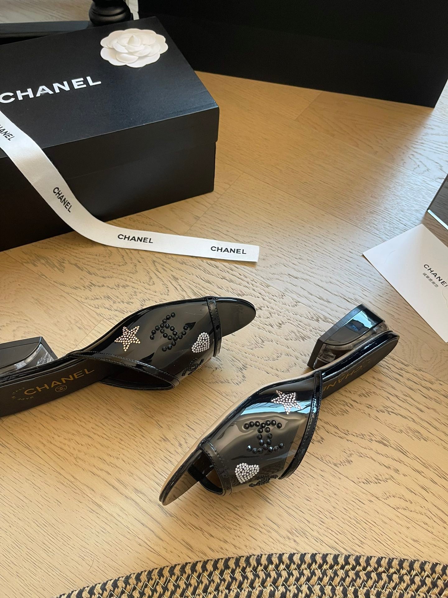 24P nouvelles pantoufles à talons épais en forme de bouche de poisson