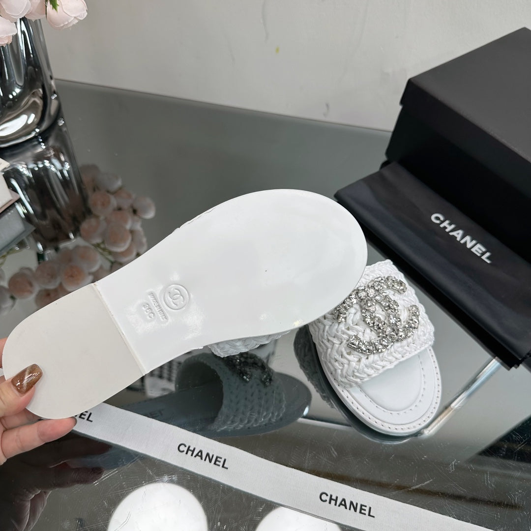 Chaussons tissés en perles