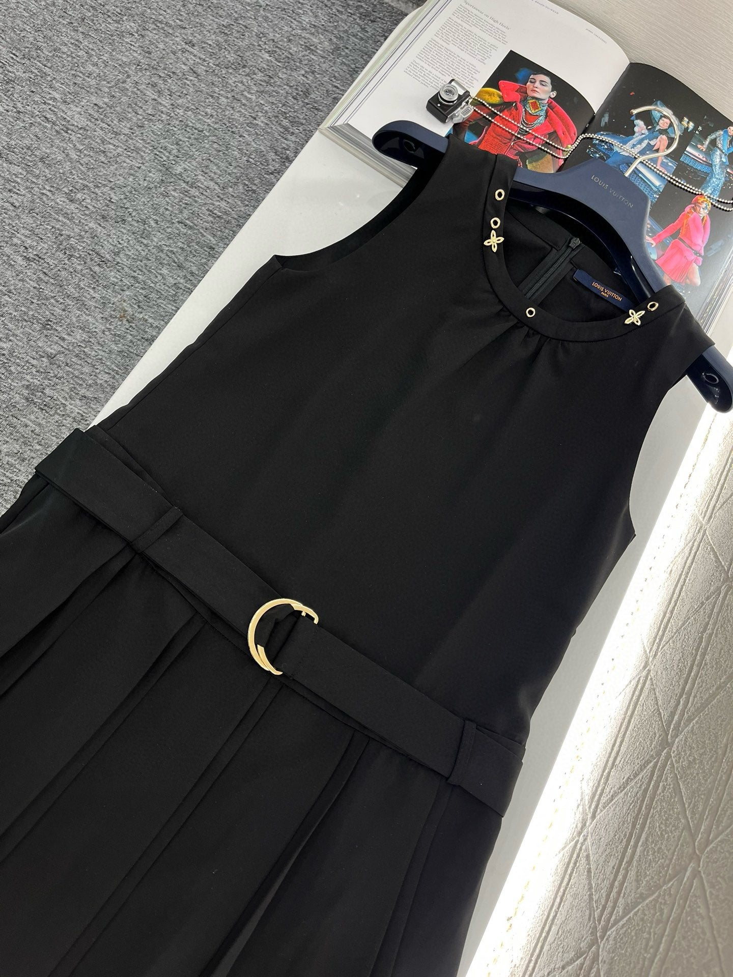 Robe plissée à ceinture