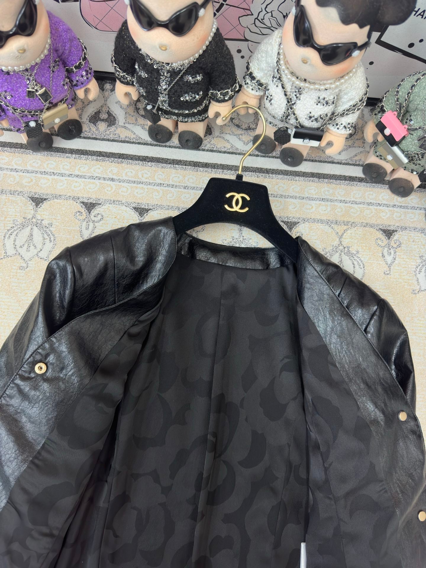 veste en cuir à col en V