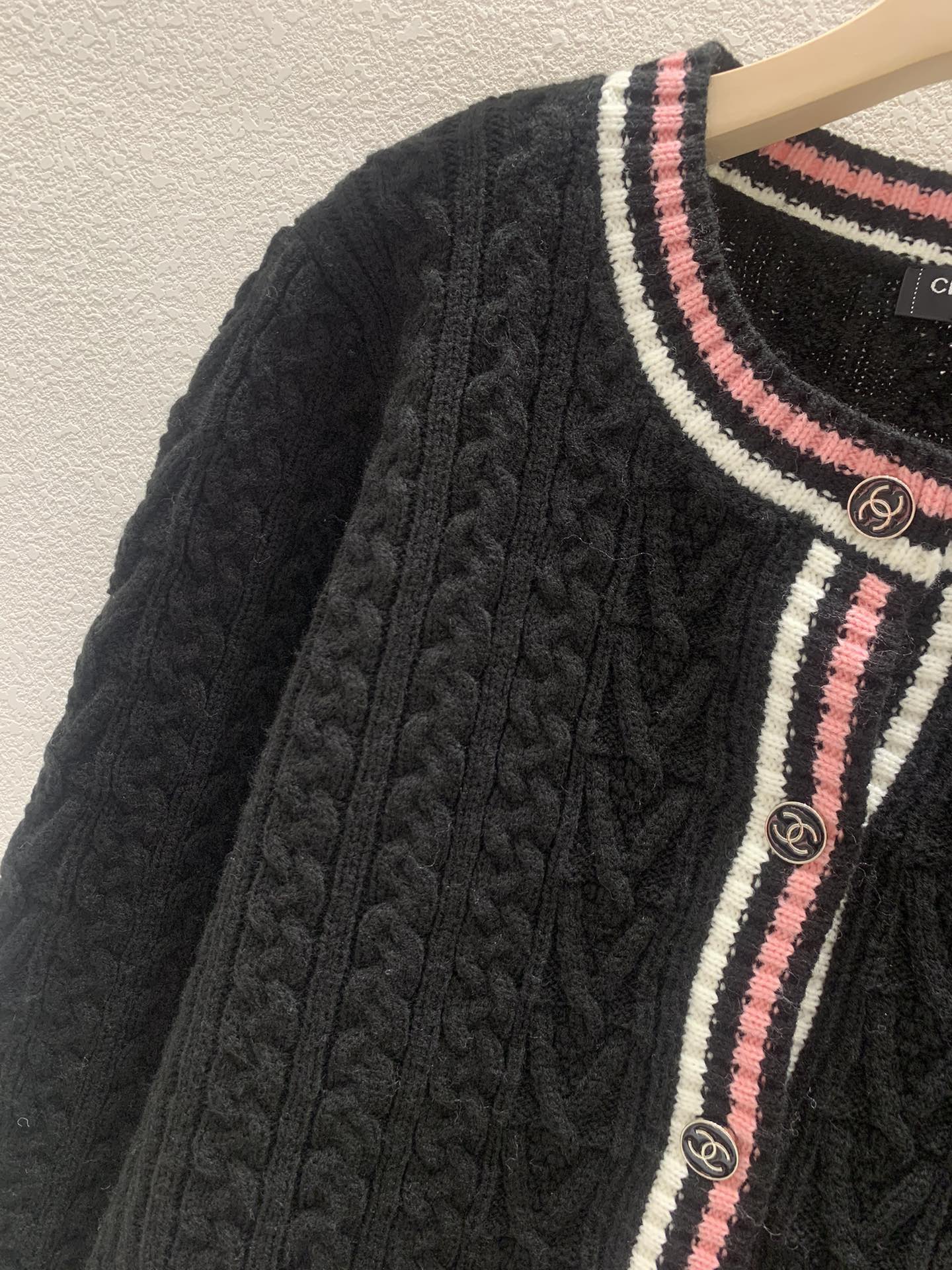 Geflochtener Rundhals-Cardigan