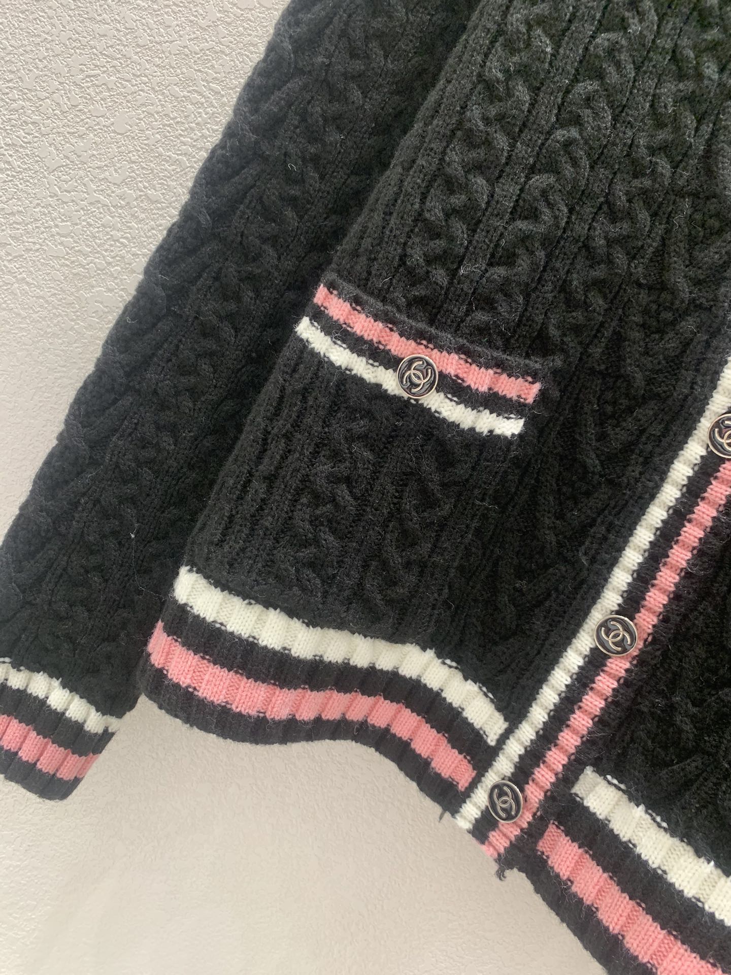 Geflochtener Rundhals-Cardigan