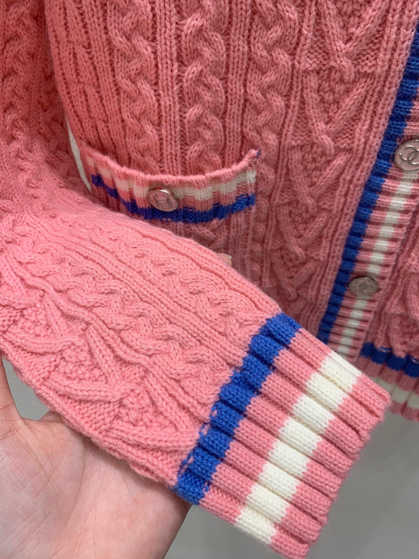 Geflochtener Rundhals-Cardigan