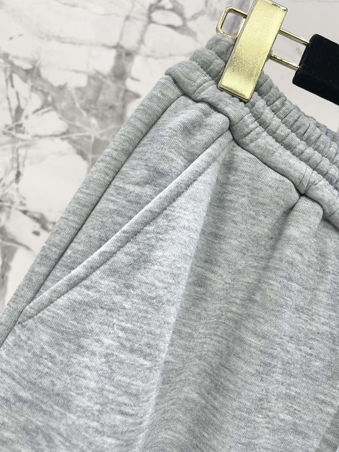 Pantalon de survêtement en peluche à taille serrée et jambe droite