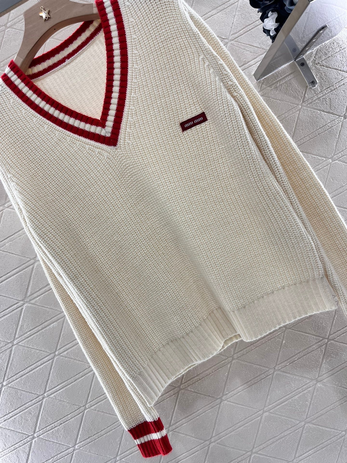 Pull en tricot à col en V pour collège