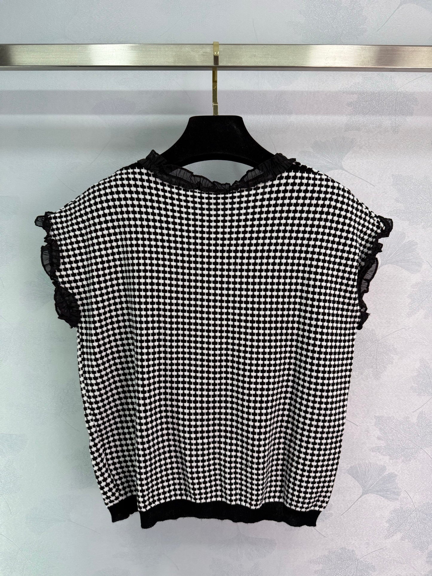 Kurzärmlige Strickjacke mit Hahnentrittmuster