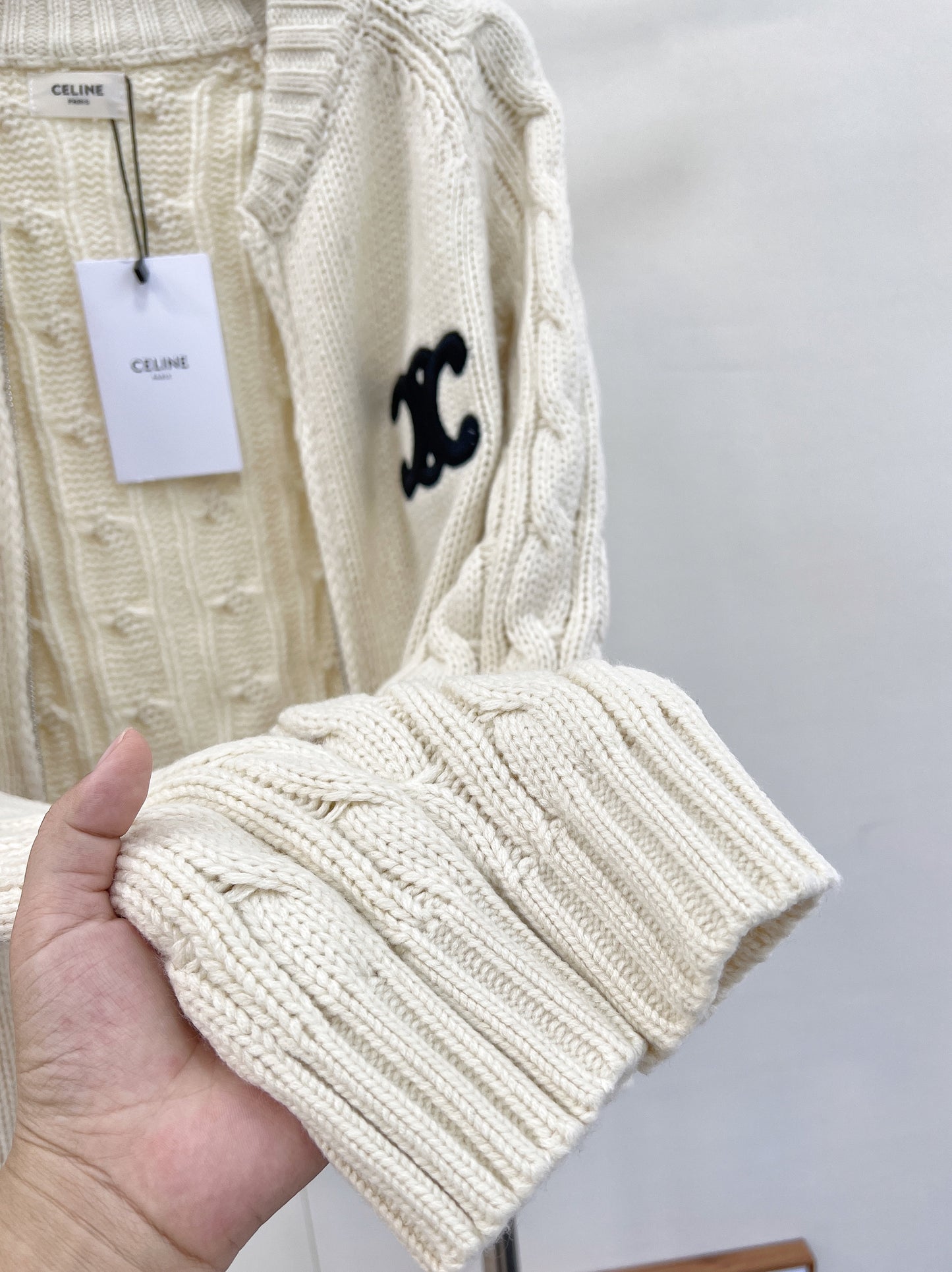 Cardigan en cachemire avec bouton cartable