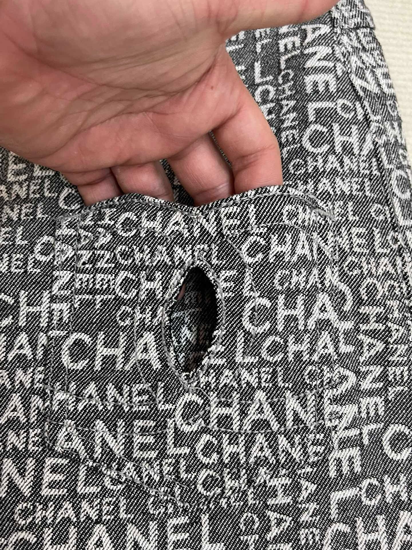 Short imprimé all over avec poches découpées