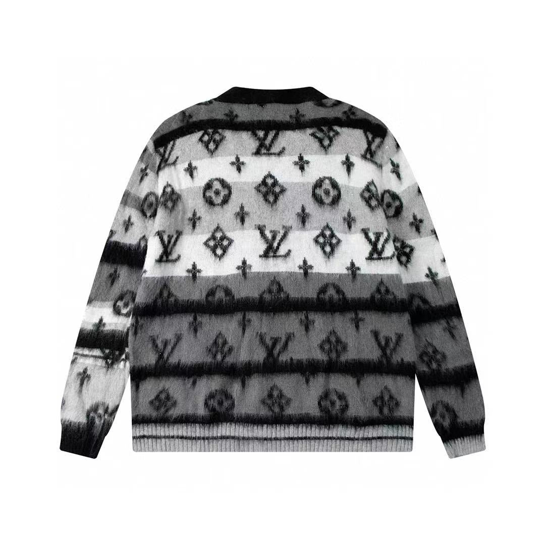 Pull classique à lettres dégradées