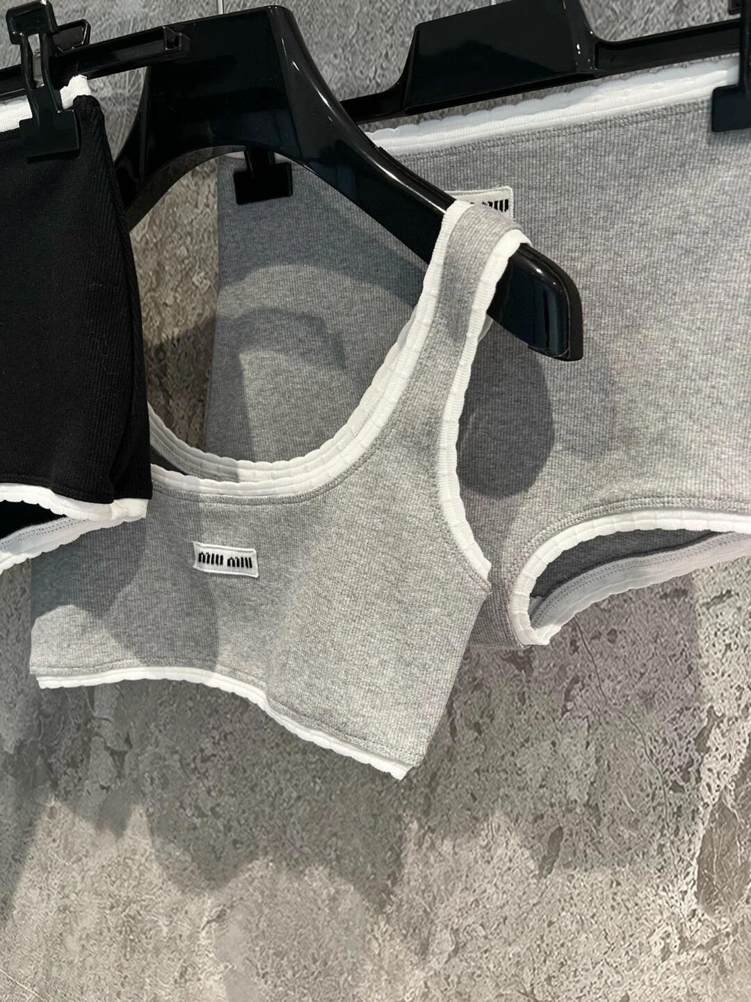 Ensemble débardeur ➕ sous-vêtements taille haute