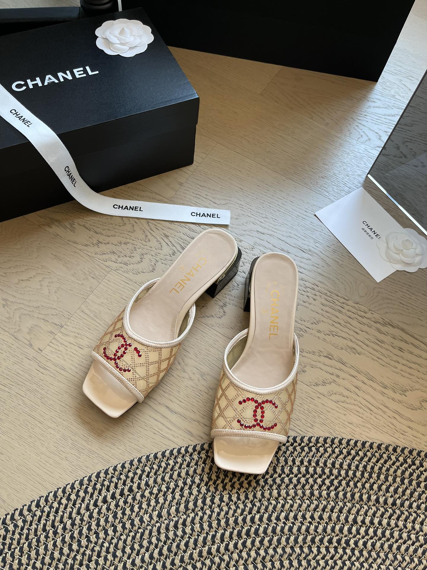 24P nouvelles pantoufles à talons épais en forme de bouche de poisson