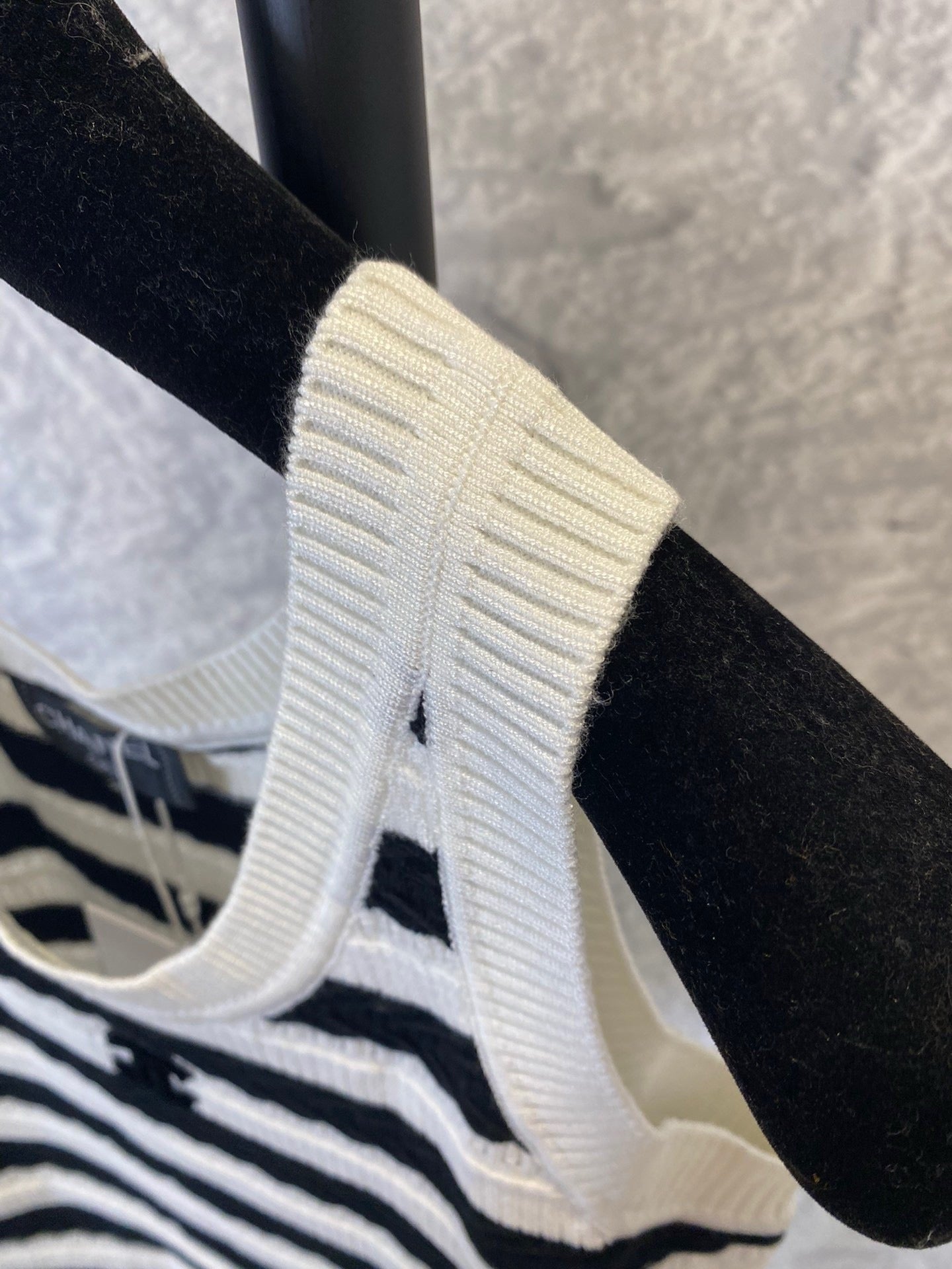 Gilet simple à la mode pour l'été