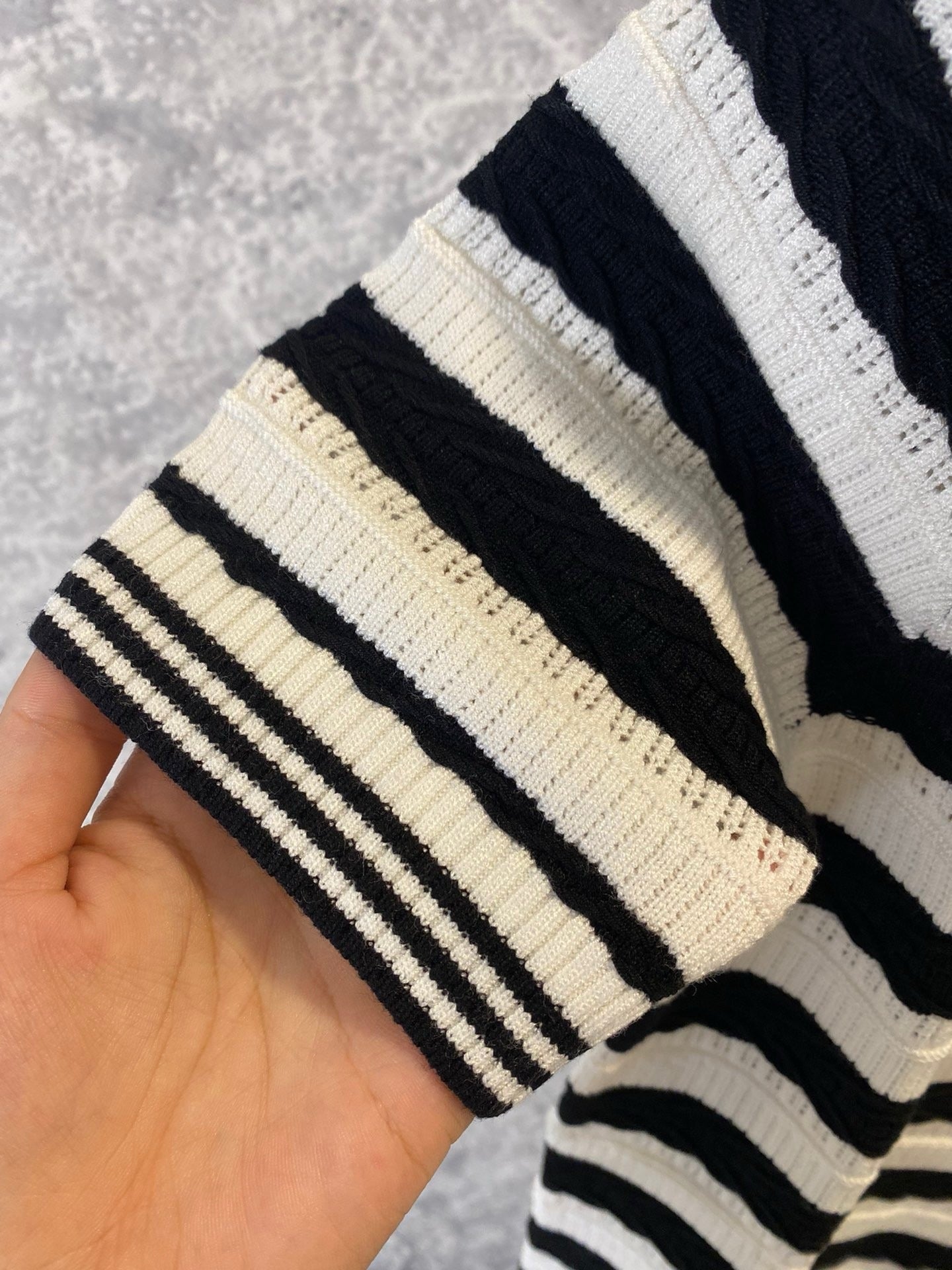 Gilet simple à la mode pour l'été