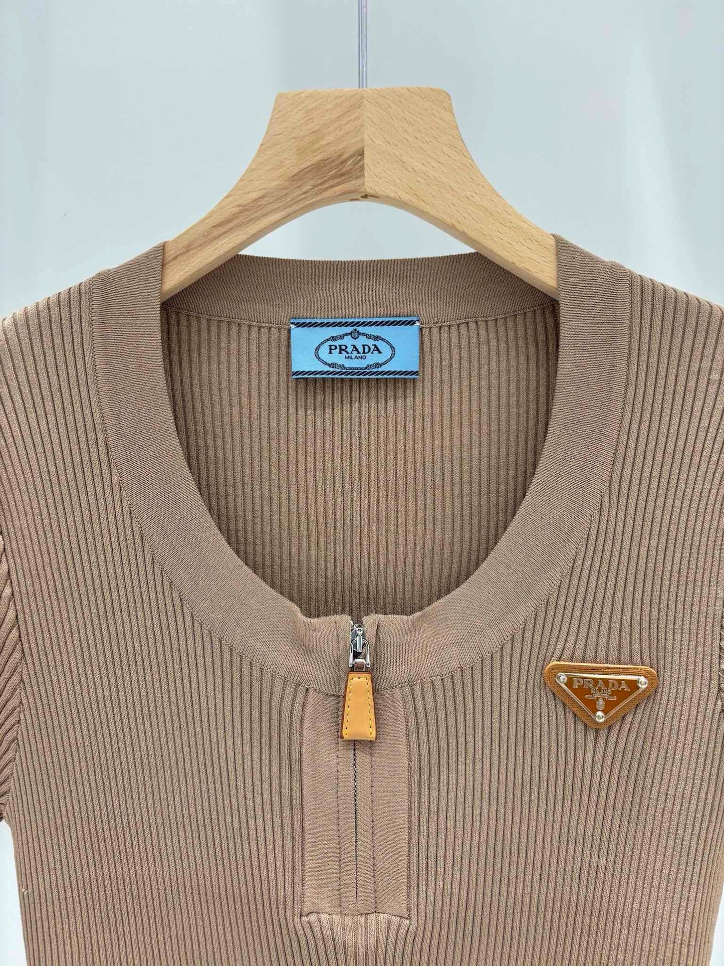 Manches courtes en tricot zippé