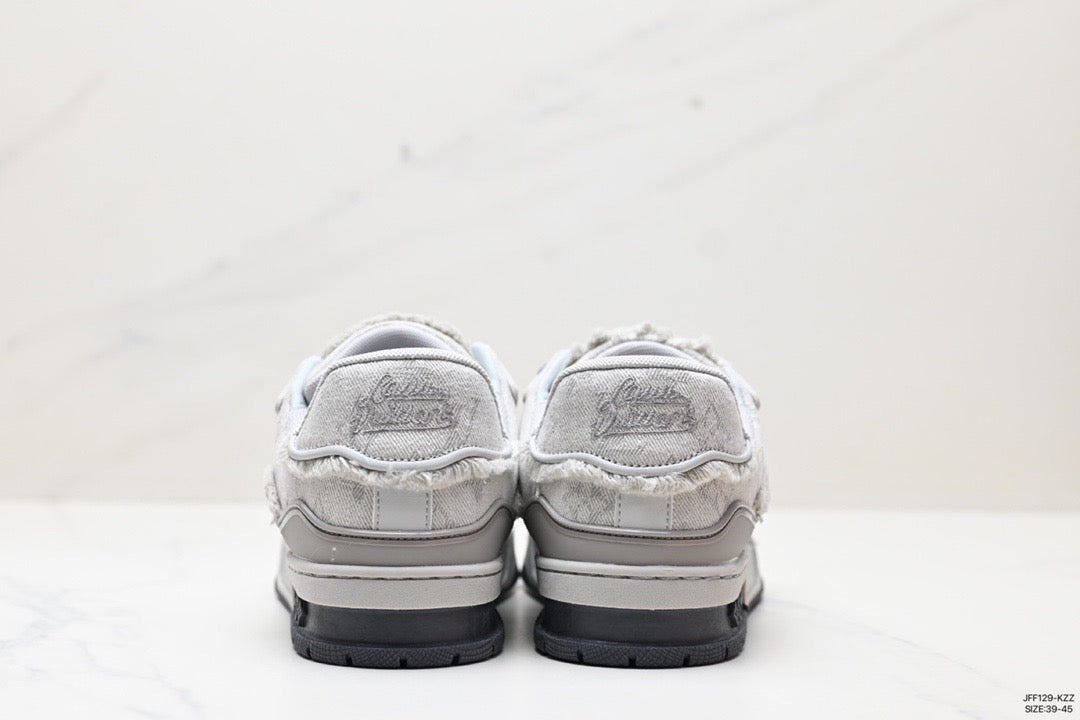 lässige Sport-Sneaker