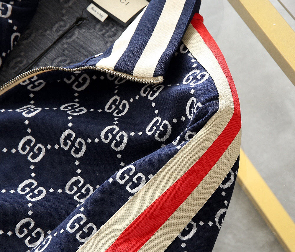 Combinaison de sport à col montant et logo intégral