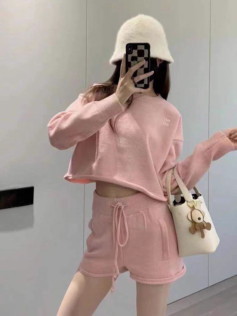 MM new knitted top pullover and knitted shorts set