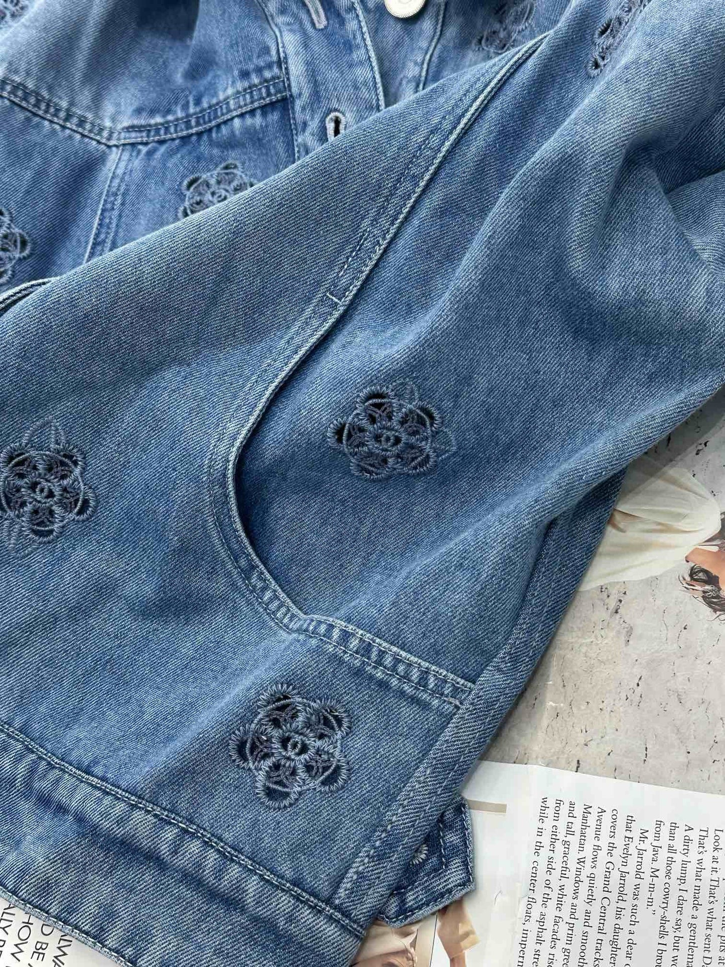 Veste en jean avec logo brodé Camélia