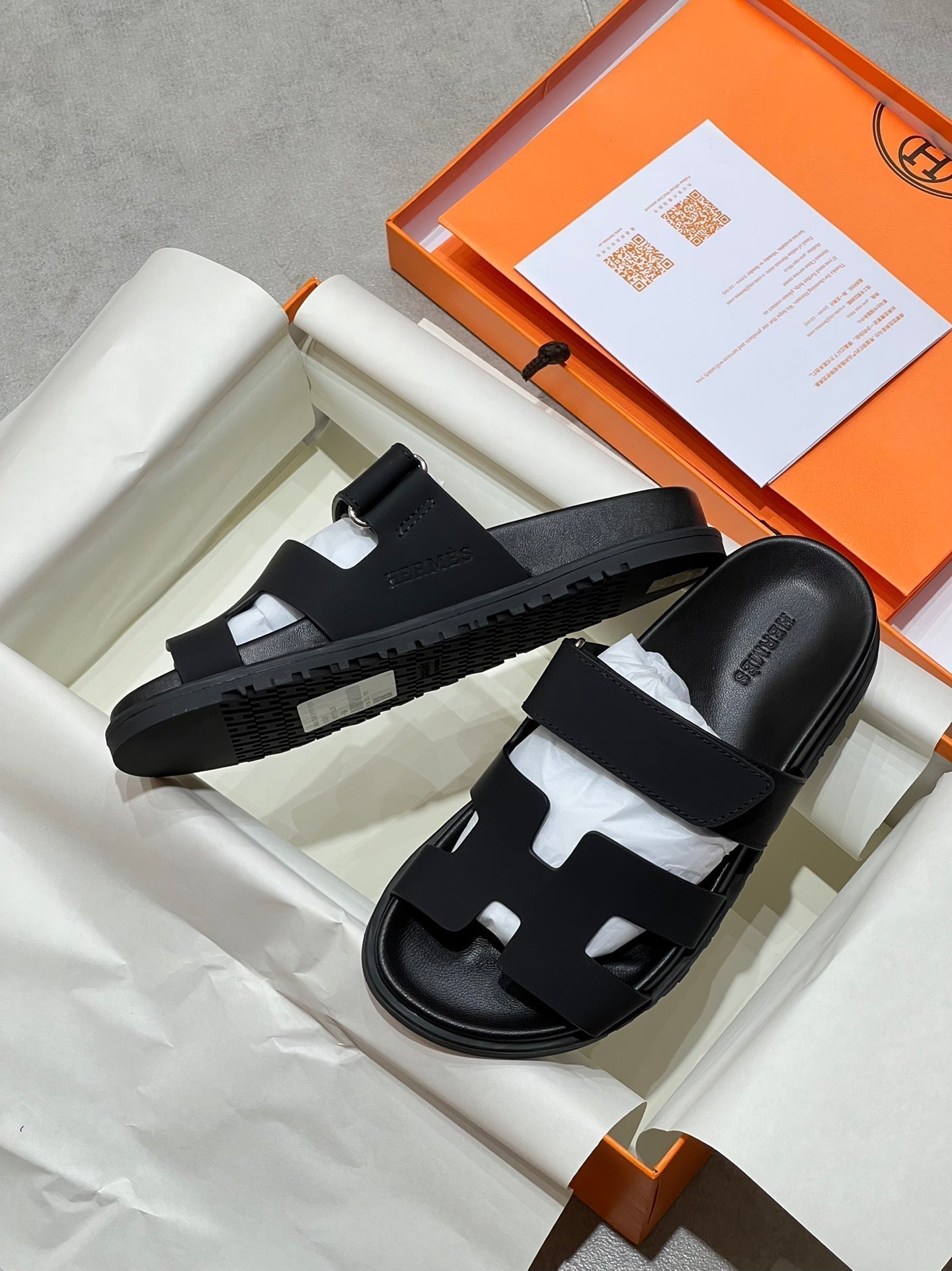 Les chaussures du deuxième oncle du couple extrêmement populaire