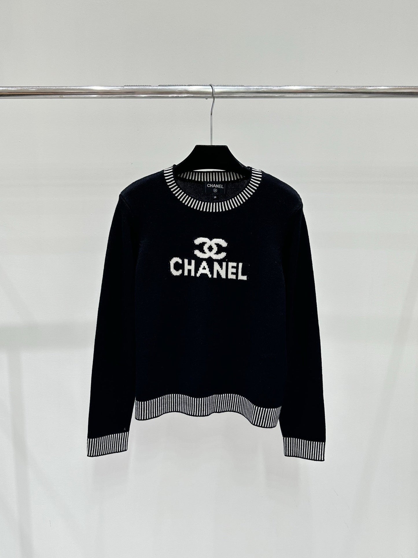 Pull en tricot à rayures verticales, col rond, manches longues