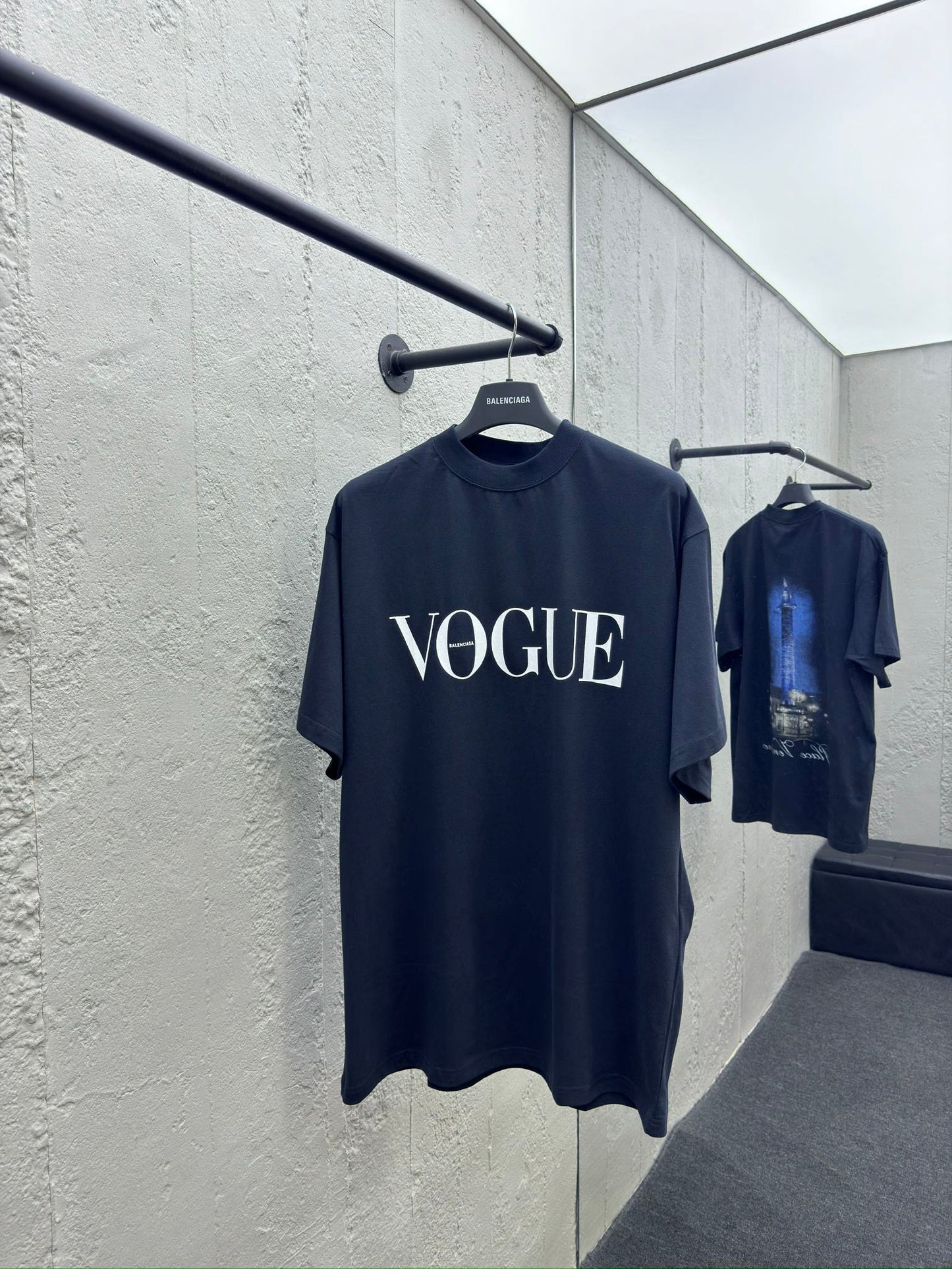 Manches courtes à imprimé phare Vogue