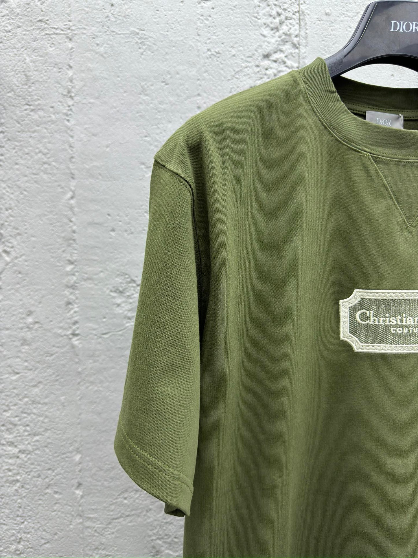 Manches courtes avec logo brodé hydrosoluble