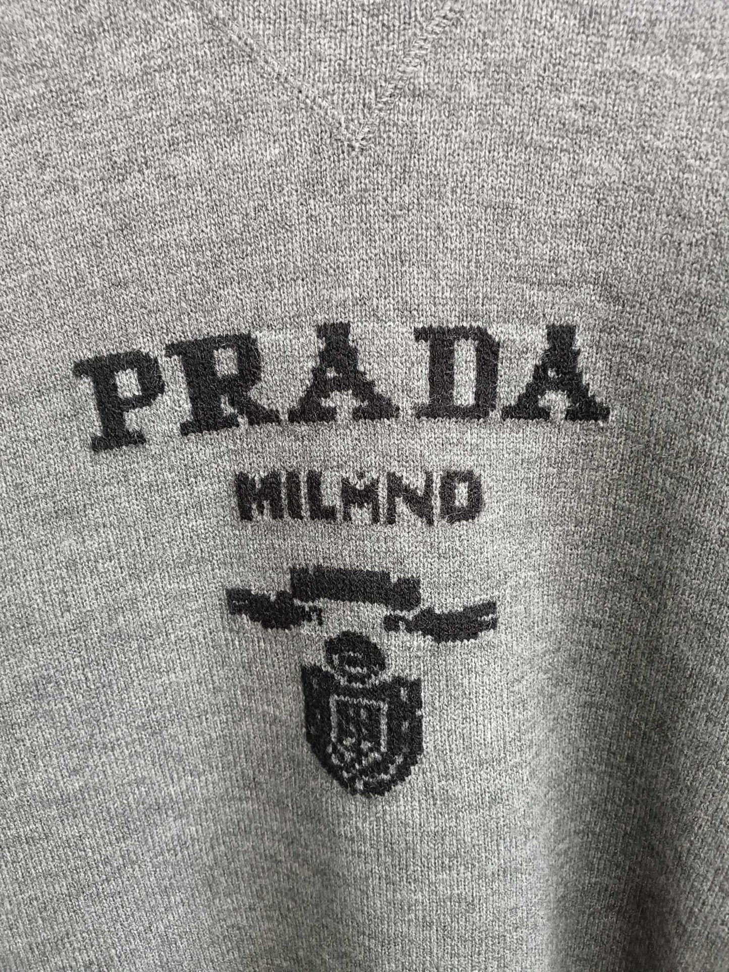 Pull ras du cou à col en V