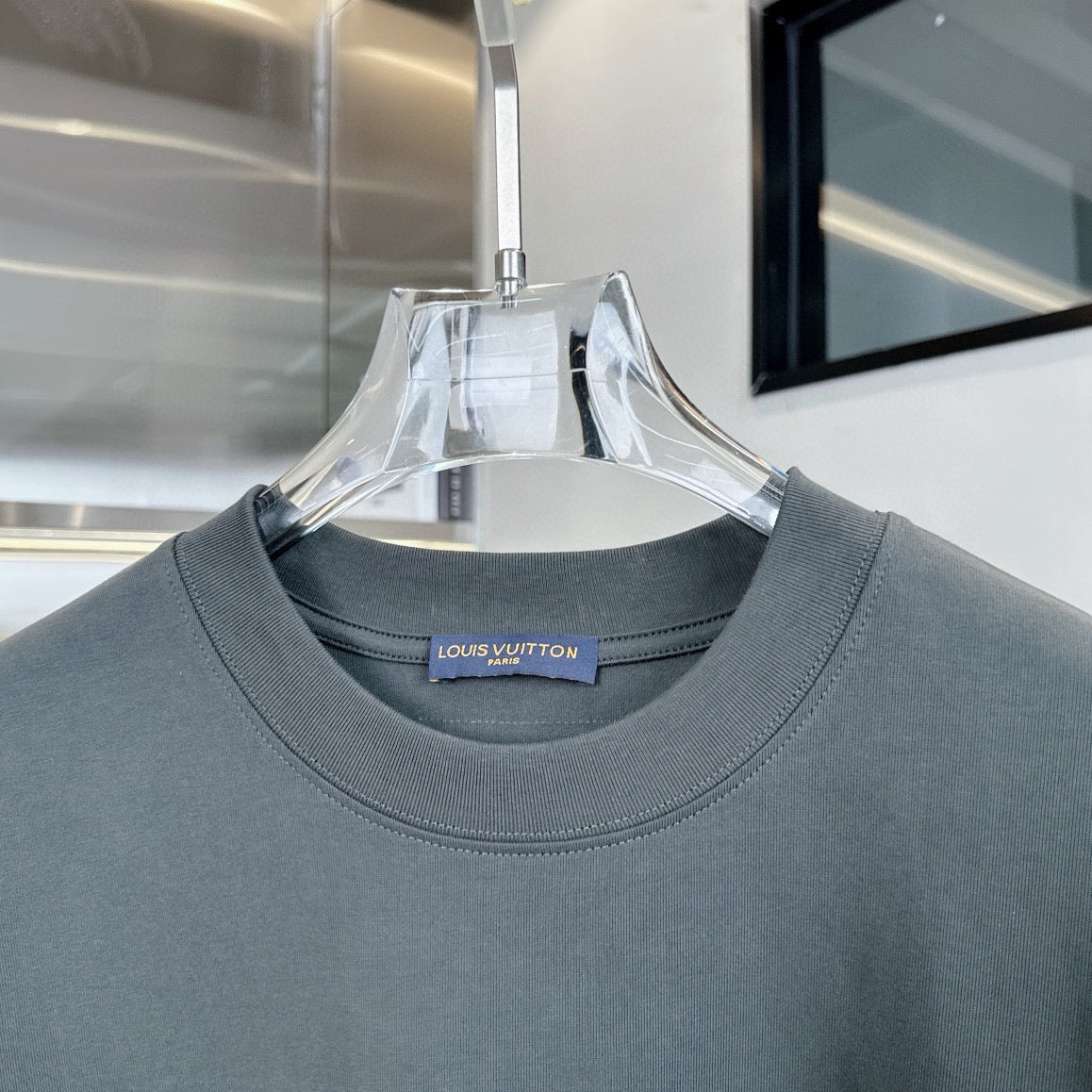 Broderie au dos manches courtes