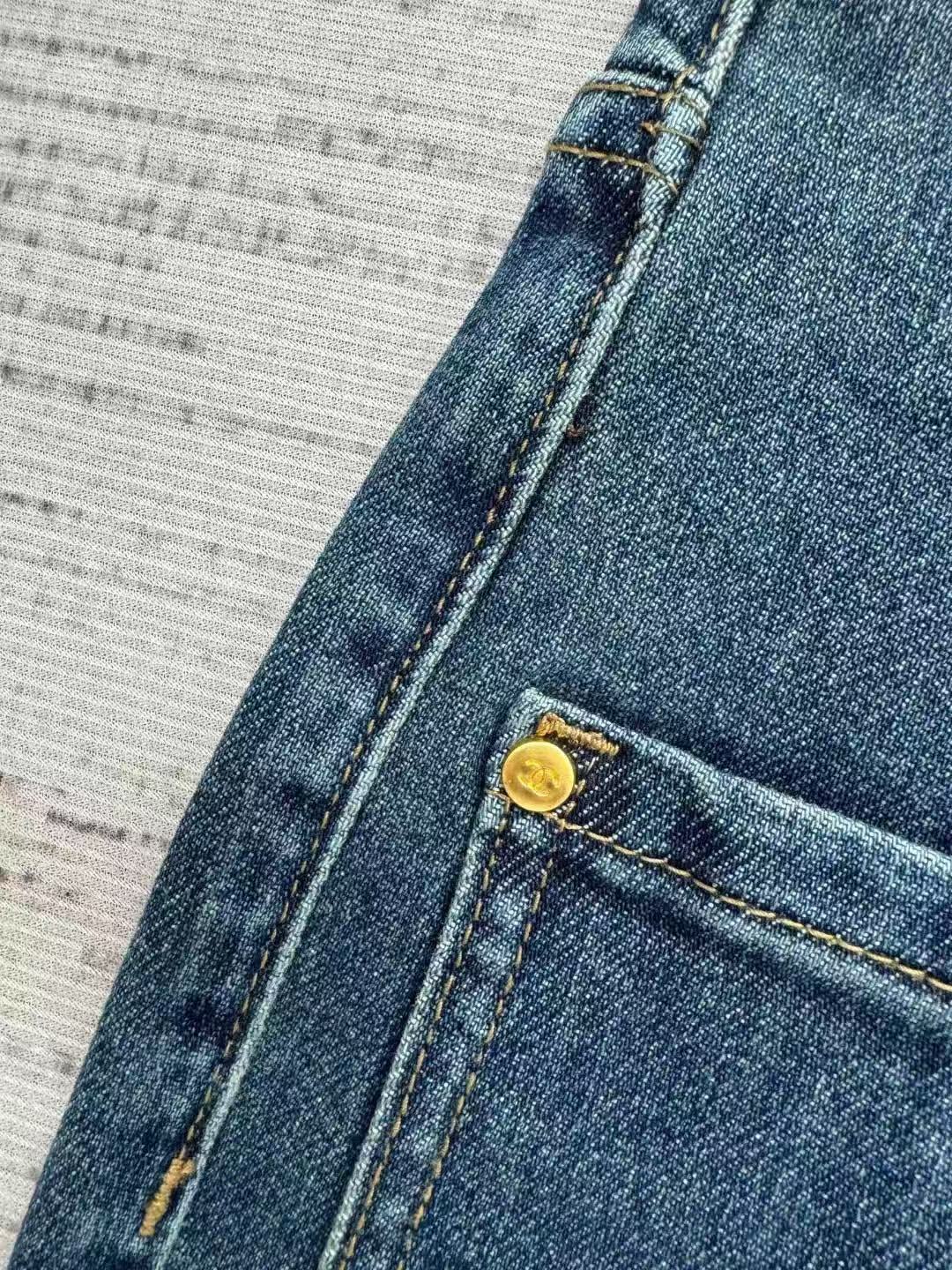 dehnbare Neun-Punkt-Hose