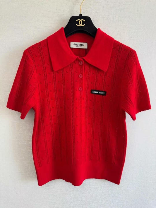 Poloshirt aus Wolle mit vertikalen Lochmustern und kurzen Ärmeln