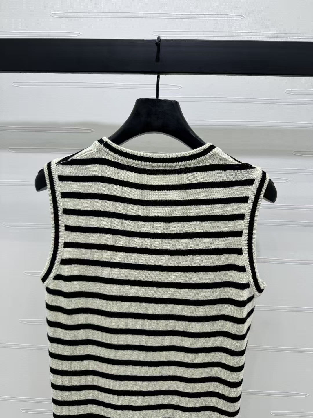 gestreiftes gestricktes Sommerkleid