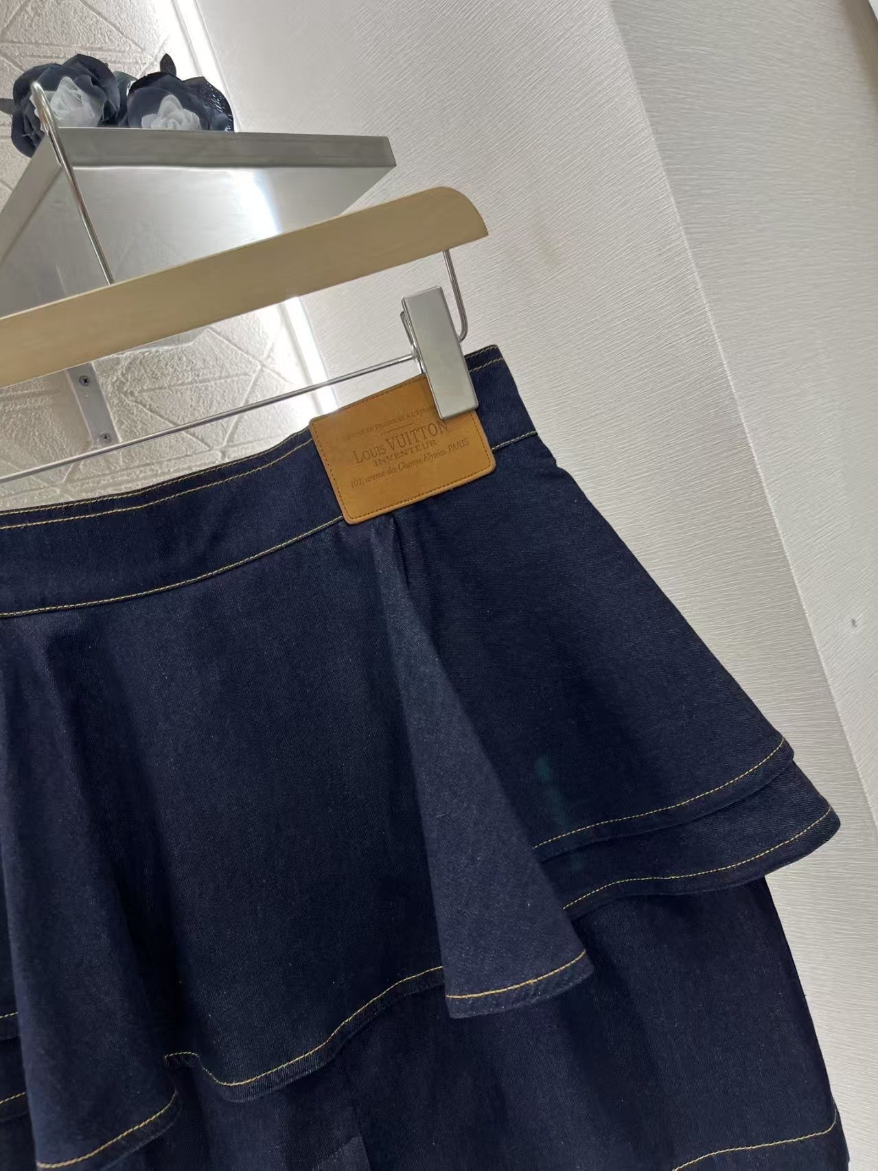 Jupe droite à volants en jean