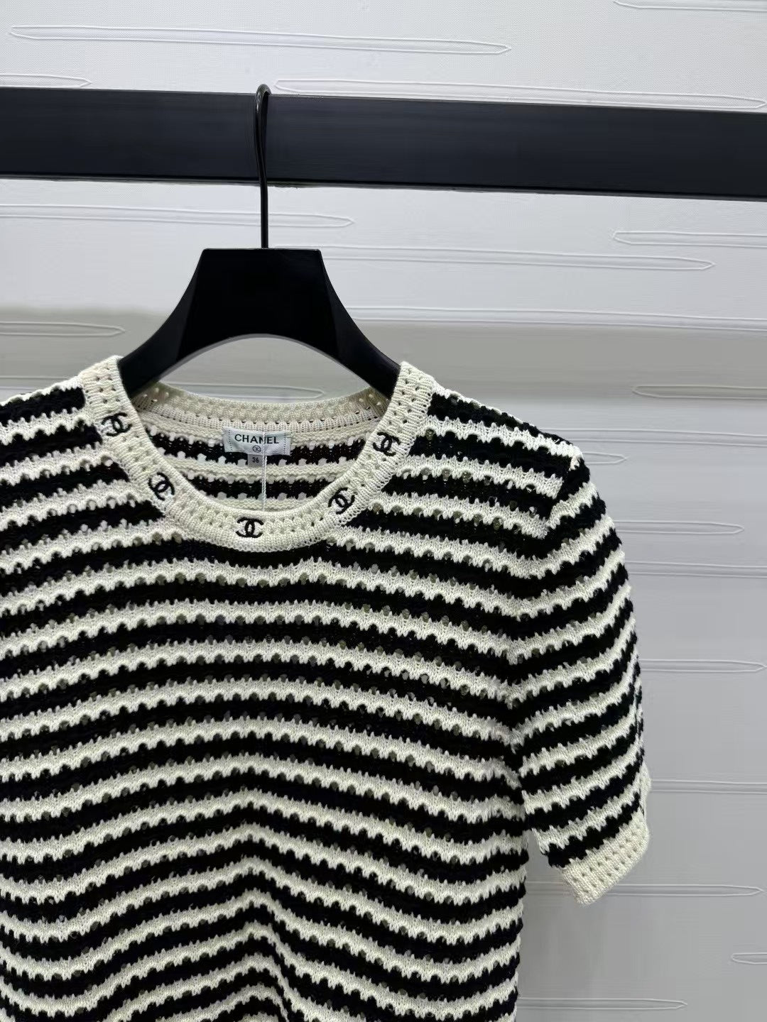 Gestreifte Strick-Kurzärmel