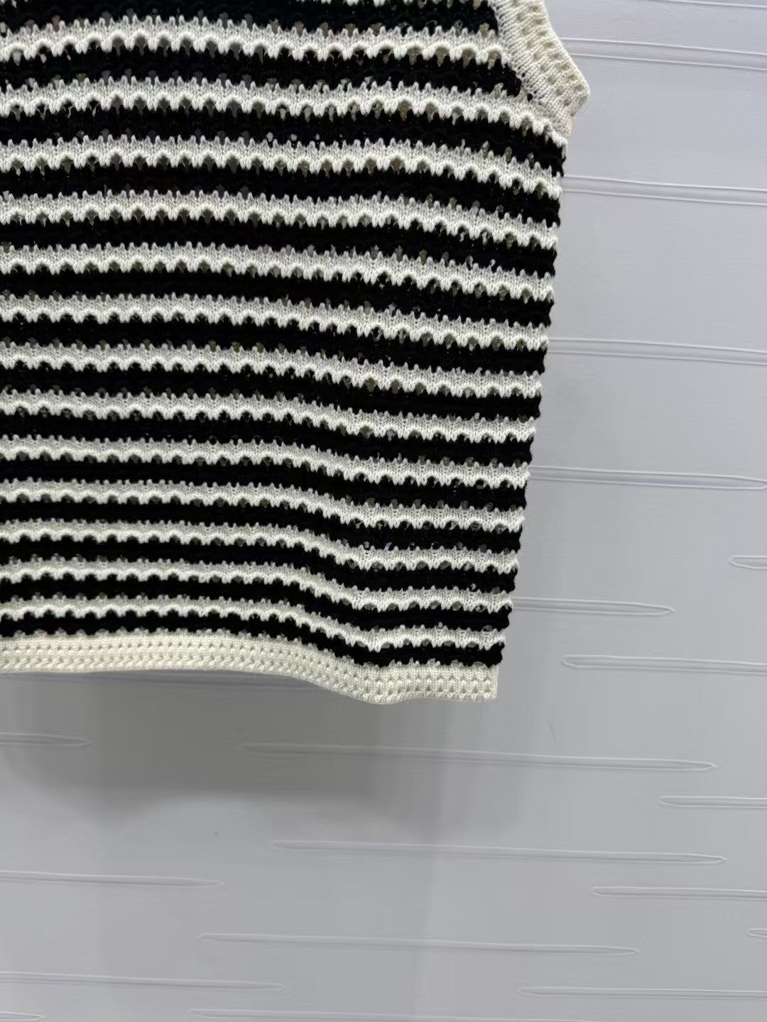 Gestreifte Strickweste