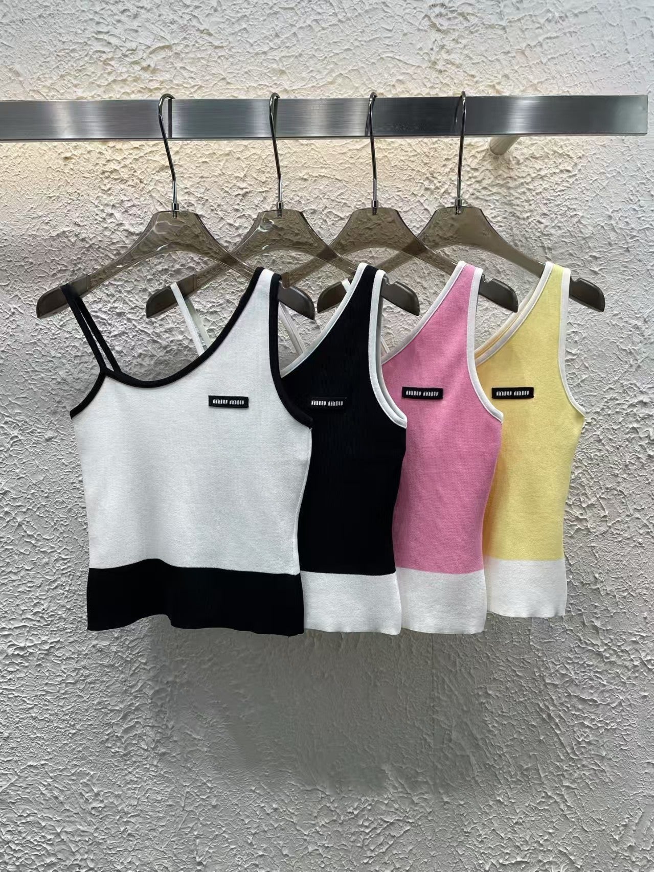 25 nouvelles bretelles tricotées à épaules obliques de printemps