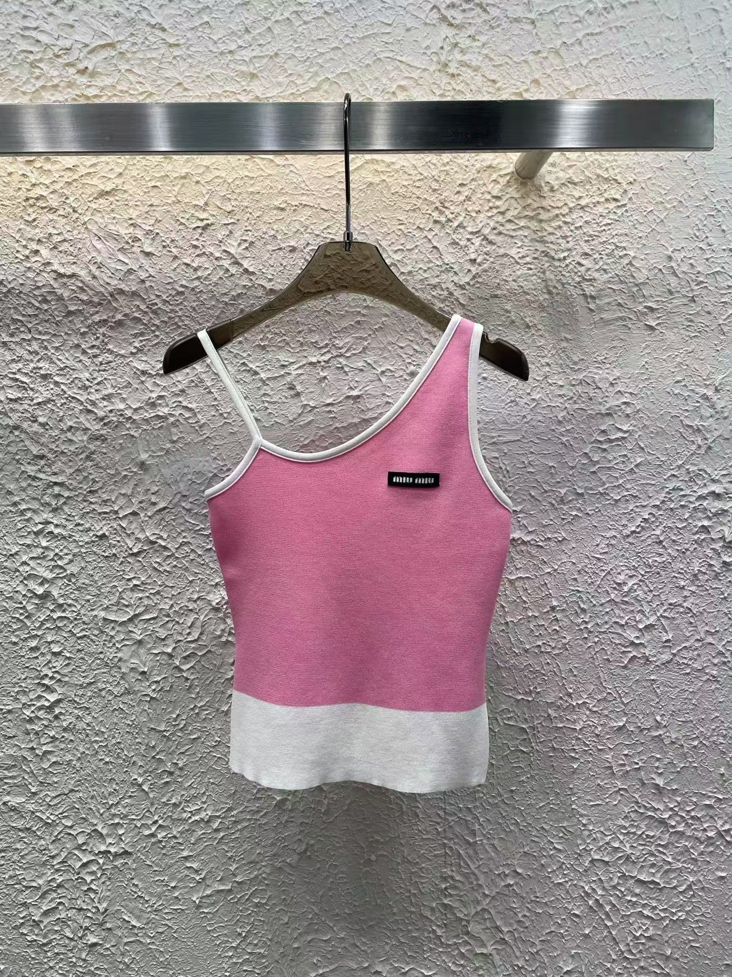 25 nouvelles bretelles tricotées à épaules obliques de printemps