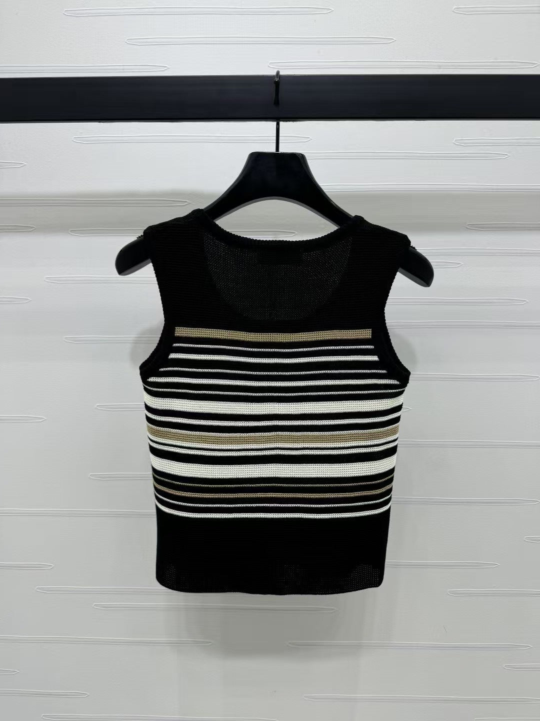 Gilet tricoté rayé à col en U printemps/été 25