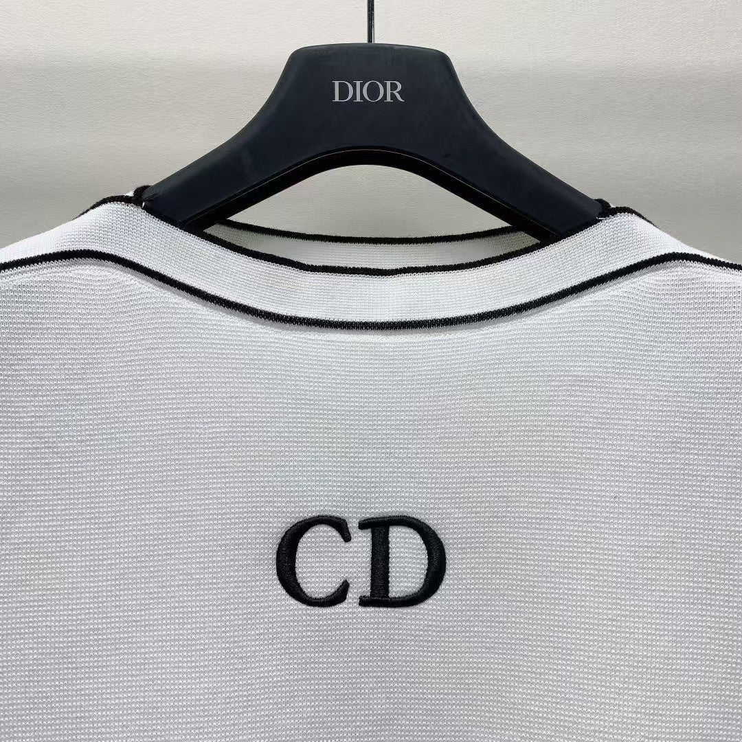 Pull tricoté à manches courtes avec logo petite abeille 25ss