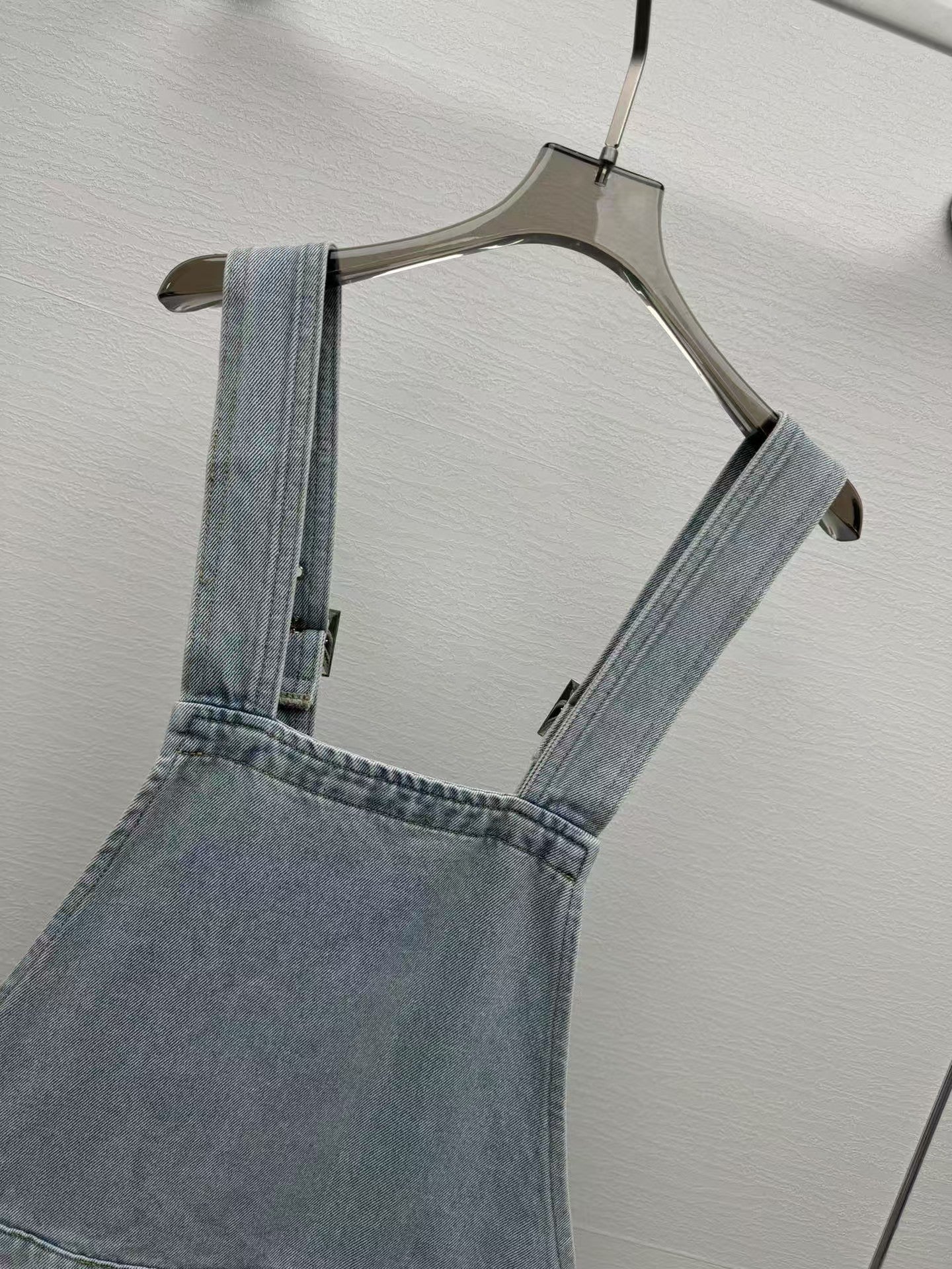 Salopette ample en denim bleu 25ss