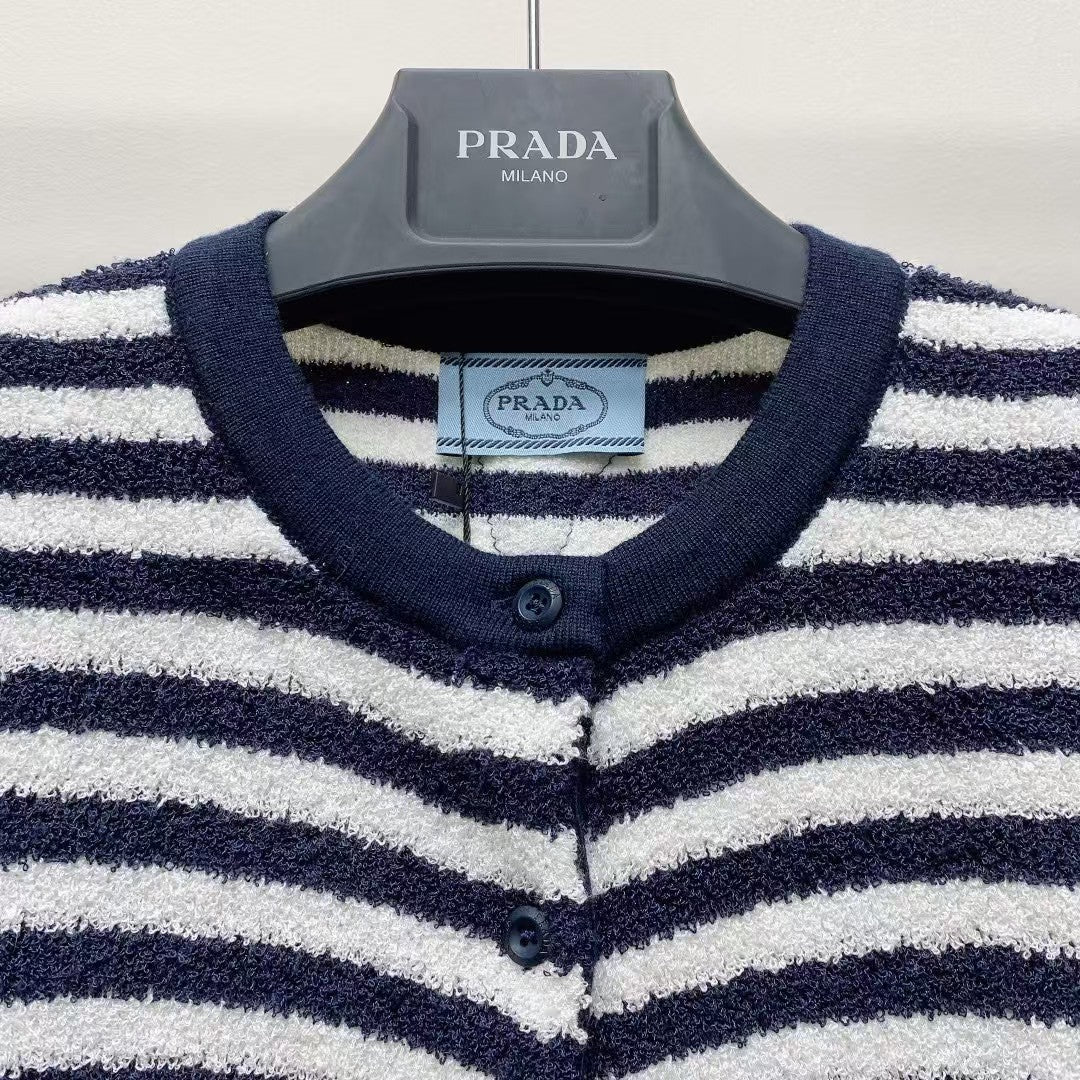 Cardigan en tricot rayé 25ss