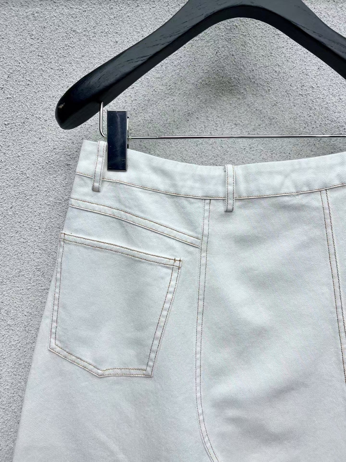 Jupe en jean fendue 25SS