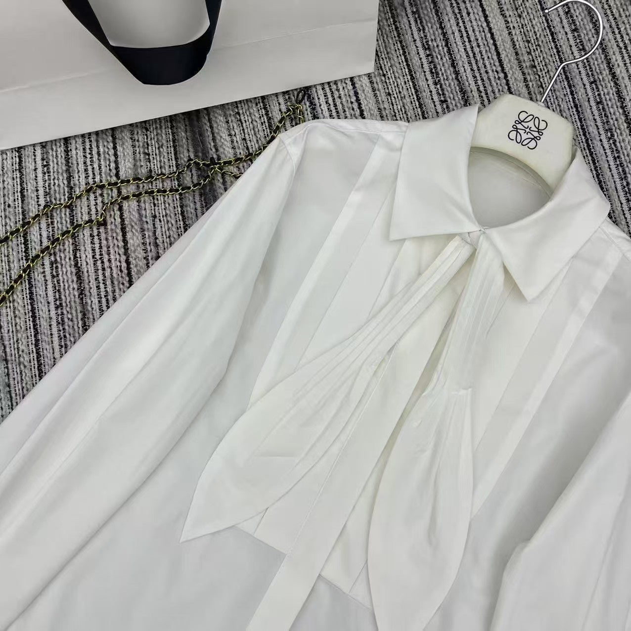 Haut à revers pliés de début de printemps 25