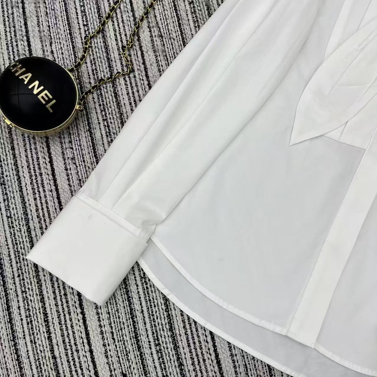 Haut à revers pliés de début de printemps 25